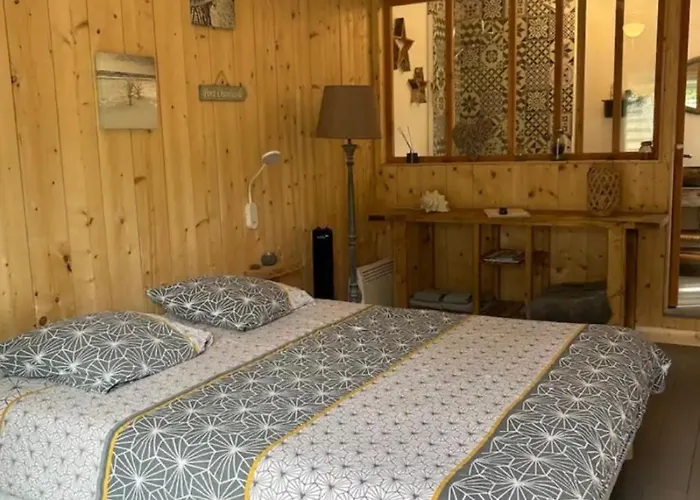 Le Du Bonheur Gæstehus